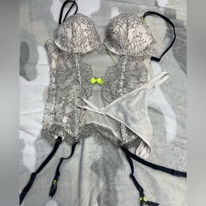 Victoria’s secret lace garter corset lingerie and thong. 36B/OS